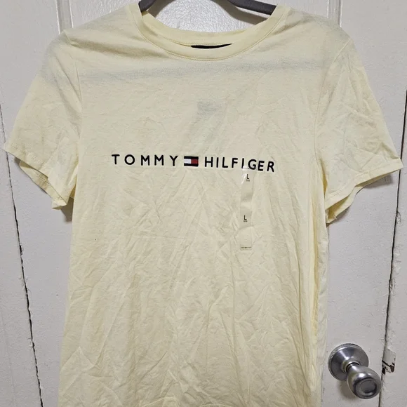 281 NWT Tommy Hilfiger shirt - Picture 2 of 4
